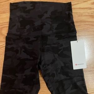 NEW WITH TAG Lulu Lemon Black Camo Bike Shorts
